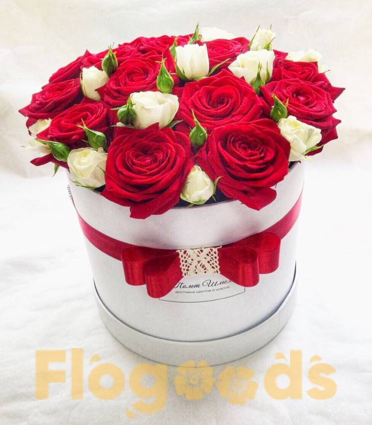 Шляпная коробка «Чувства» за 12 440 руб.